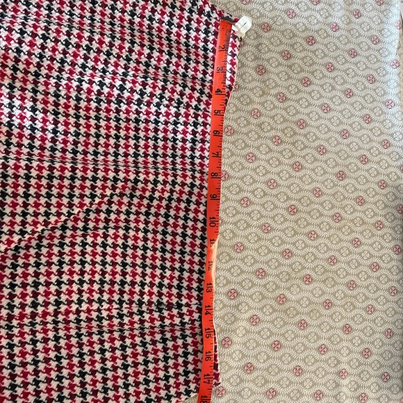 Talbots houndstooth lined Wool blend skirt white/black/red, in excellent cond - Picture 6 of 6